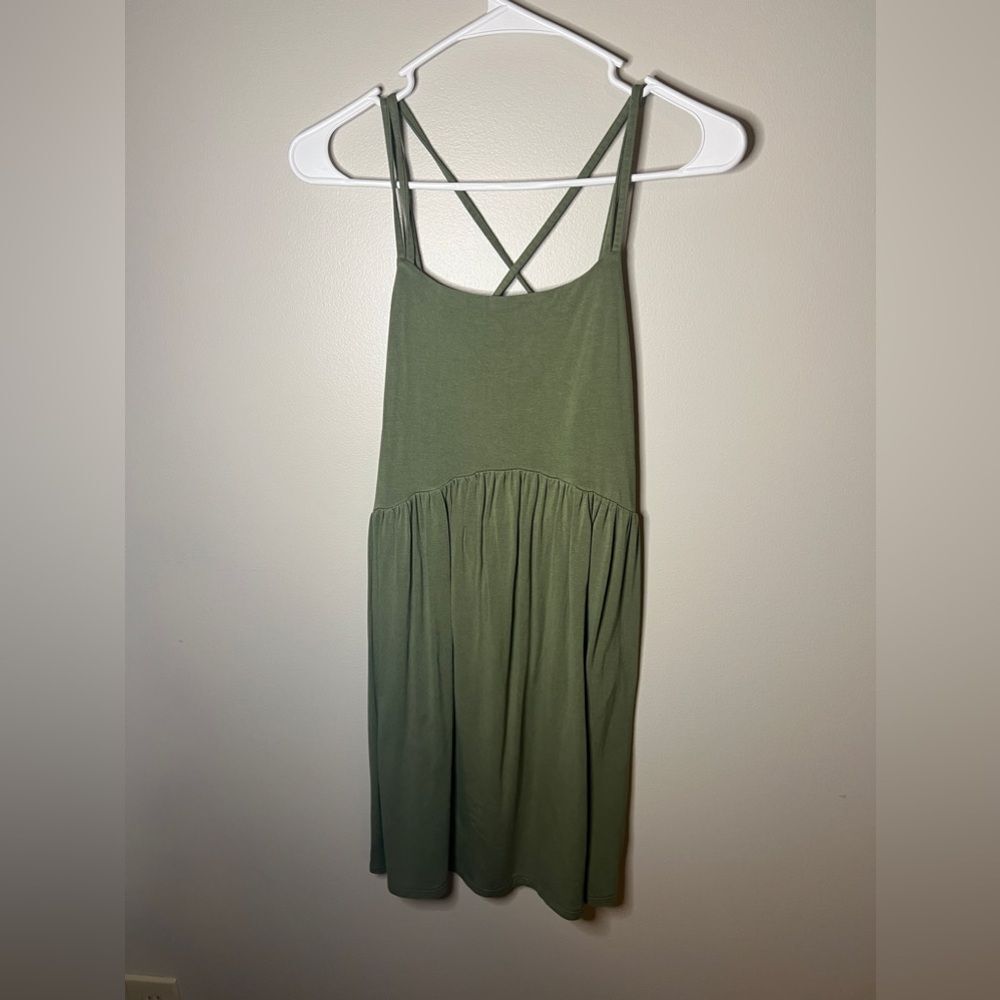 Size S olive green soft flowy womens dress with pockets cross back double lined